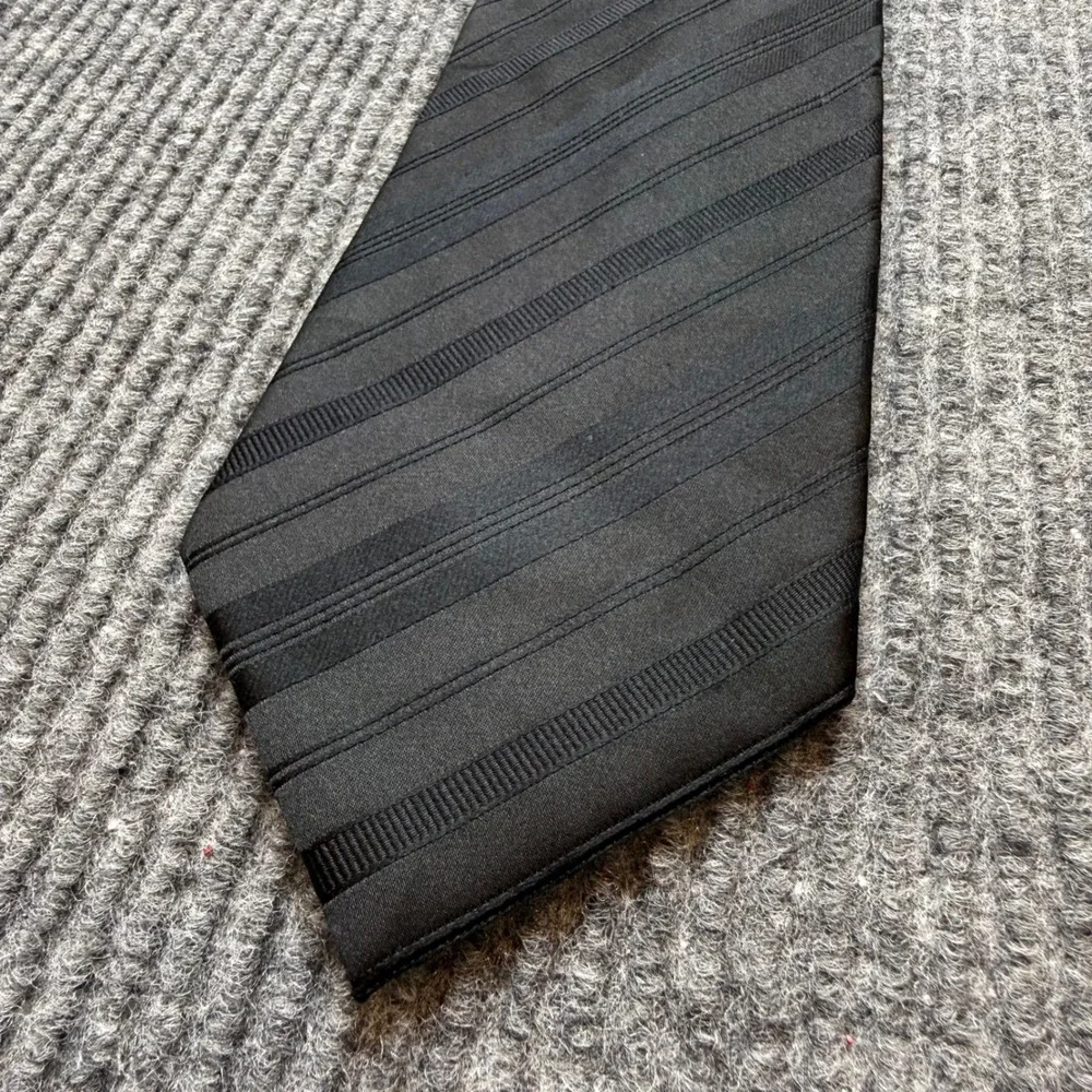 Cellini Uomo Le Collezioni Black Striped Silk Necktie Mens Designer Tie